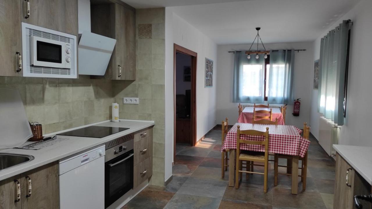 Casa Rural La Colmena Del Geoparque Navatrasierra Eksteriør billede