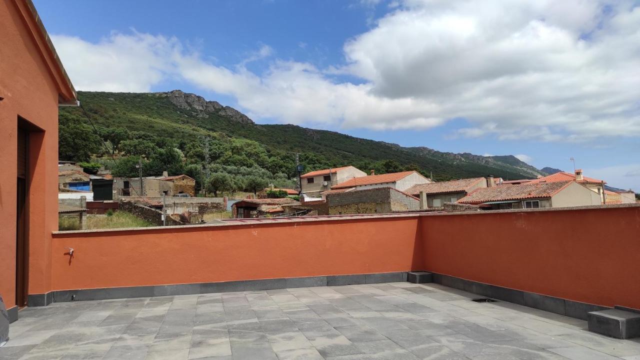 Casa Rural La Colmena Del Geoparque Navatrasierra Eksteriør billede