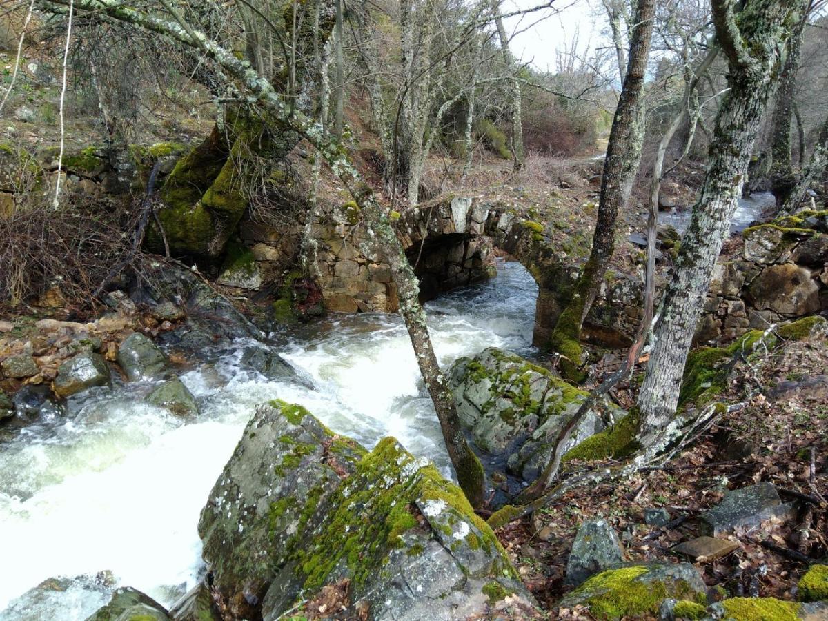 Casa Rural La Colmena Del Geoparque Navatrasierra Eksteriør billede